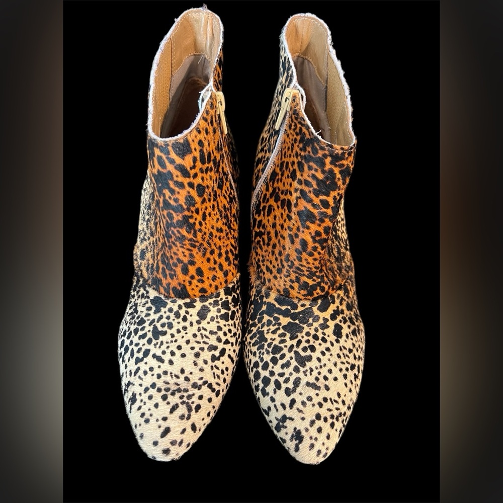 Matisse Nugent Leopard Calf Hair Ankle Boots 9.5